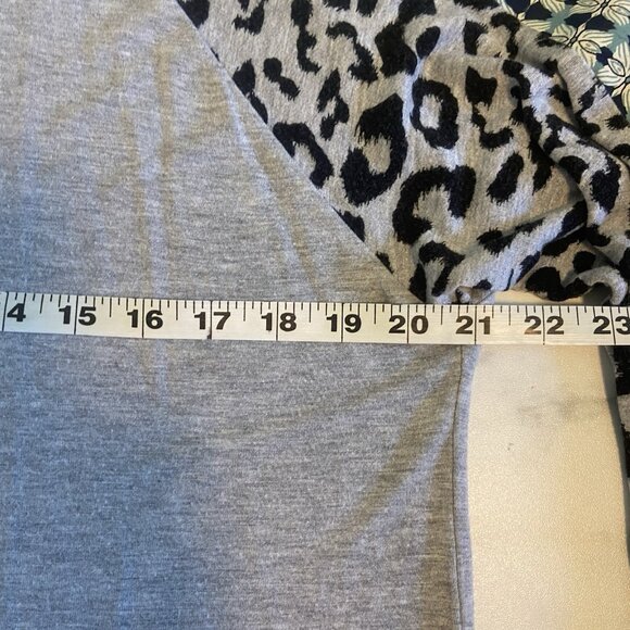 Adora Long Sleeve Top Blouse Cheetah Floral Print Size S Balloon Sleeve Boutique - Picture 9 of 10